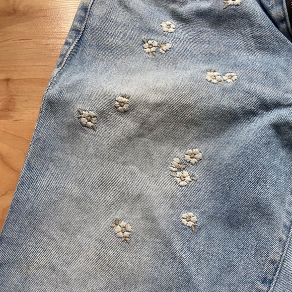 Abercrombie and Fitch Jeans - Picture 7 of 9